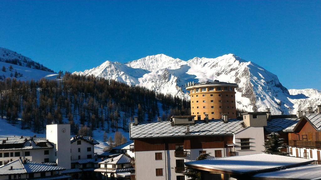 Sestriere Short Breaks Appartamento Prestige Luaran gambar